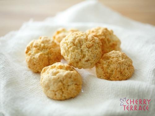 スコーンページ Amazon.co.jp: 湖池屋 Largeサイズ スコーン とろけるクアトロチーズ