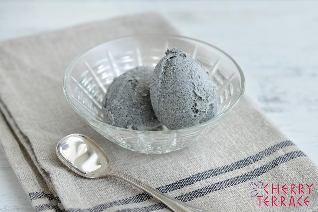 黒ごまのアイスクリーム