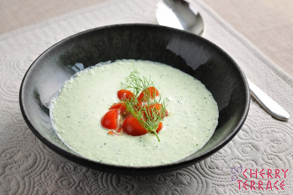 トマトときゅうりのスープサラダ　ラッシー風