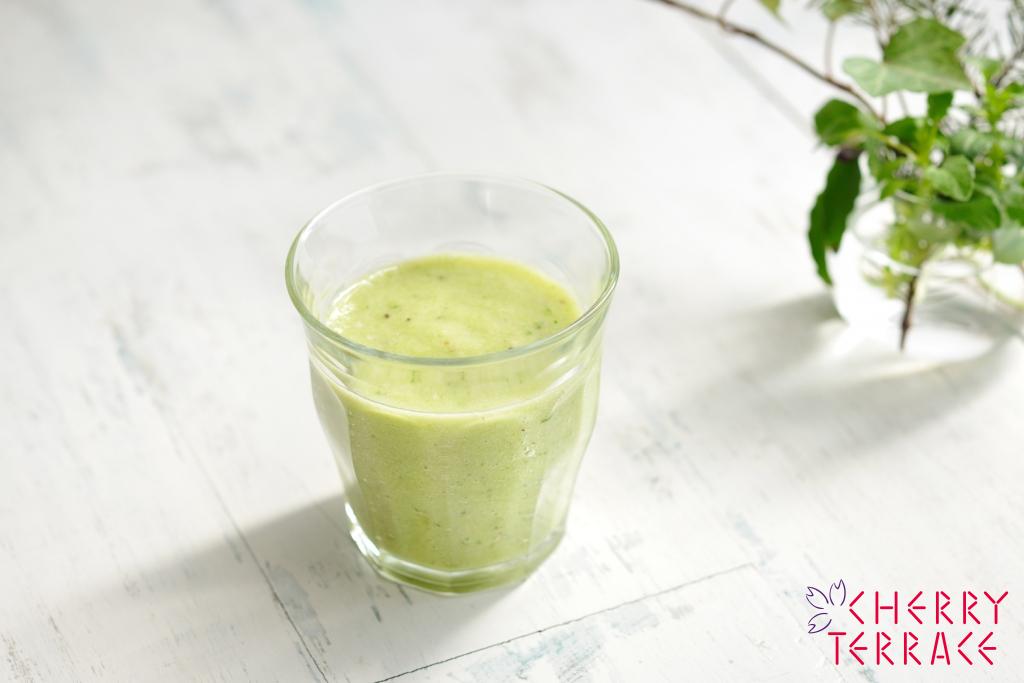 春キャベツとグレープフルーツのスムージー