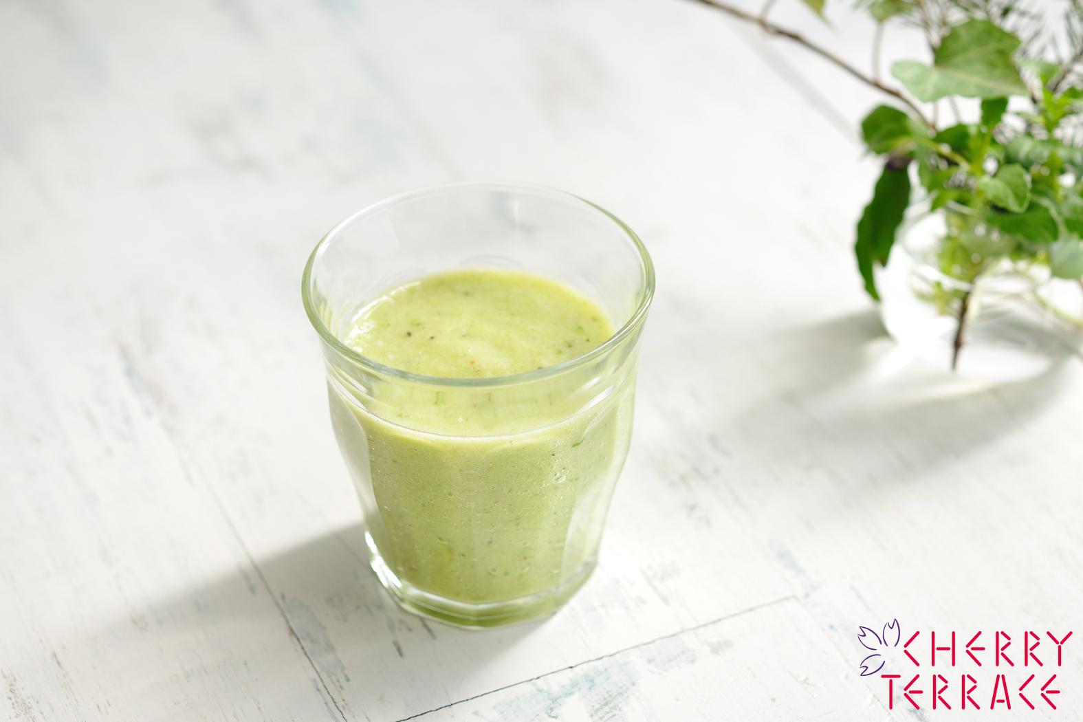 春キャベツとグレープフルーツのスムージー