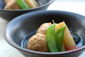 たけのこ入り鶏団子とうどの煮物