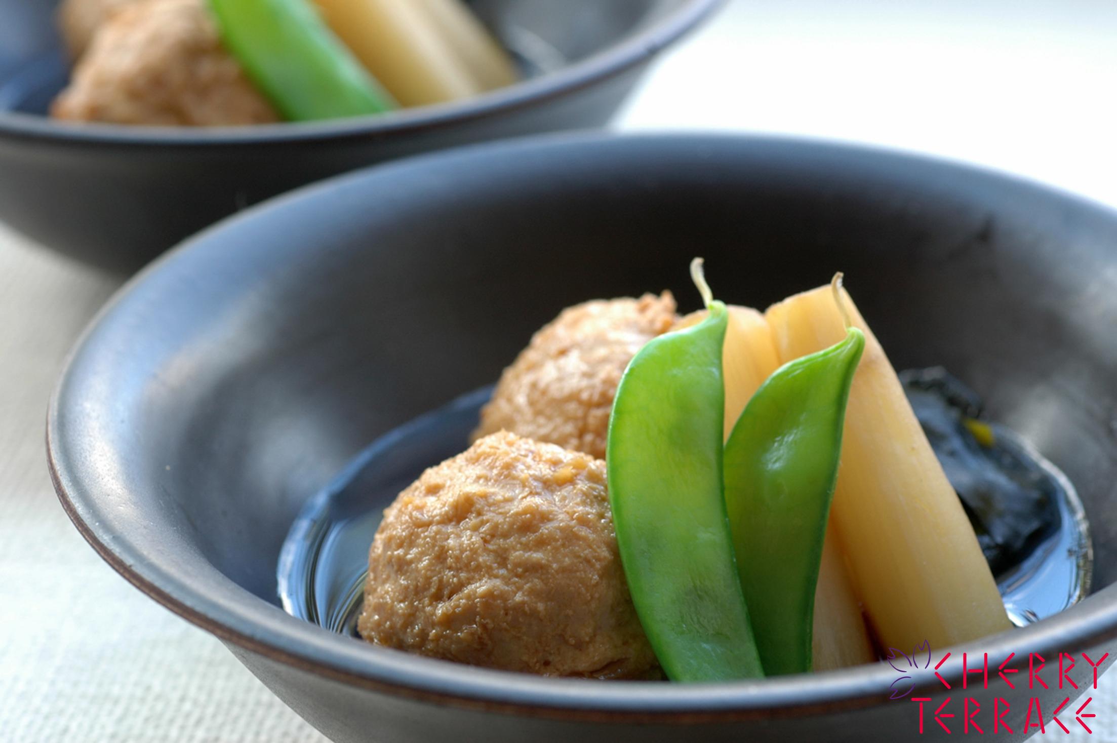 たけのこ入り鶏団子とうどの煮物