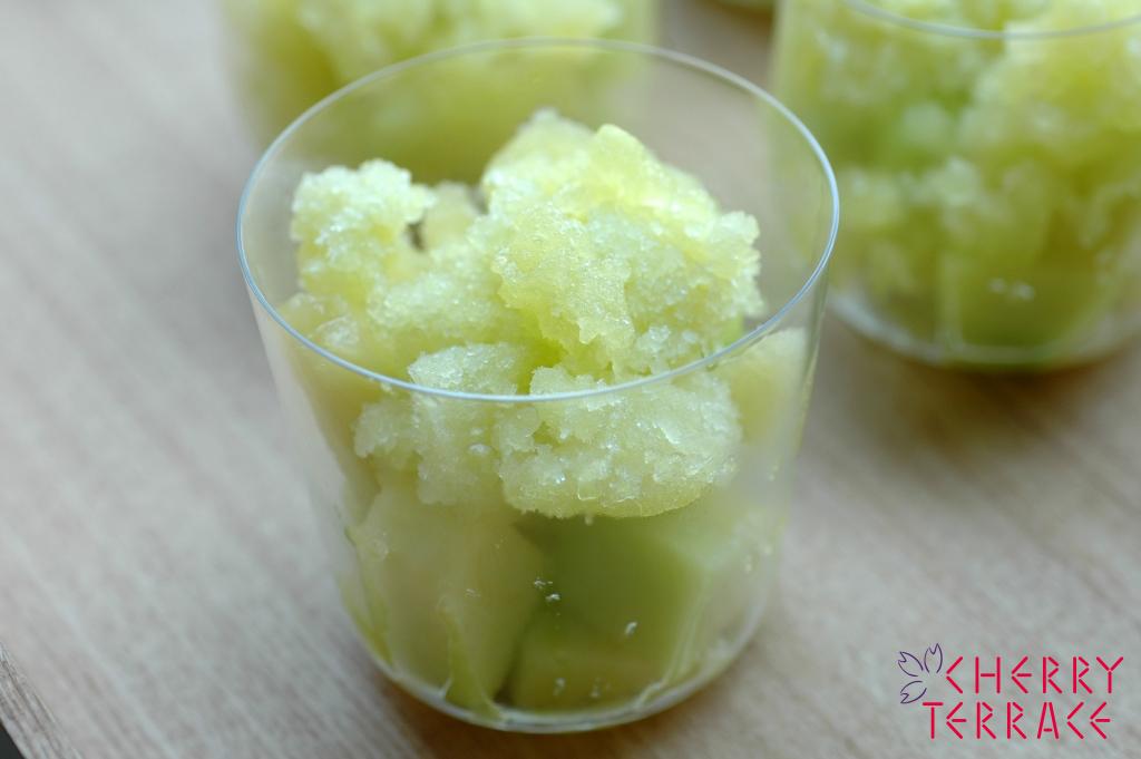 冷たいメロンのデザート