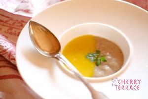 3つの味を楽しめるスープ〜カボチャ＆キノコ