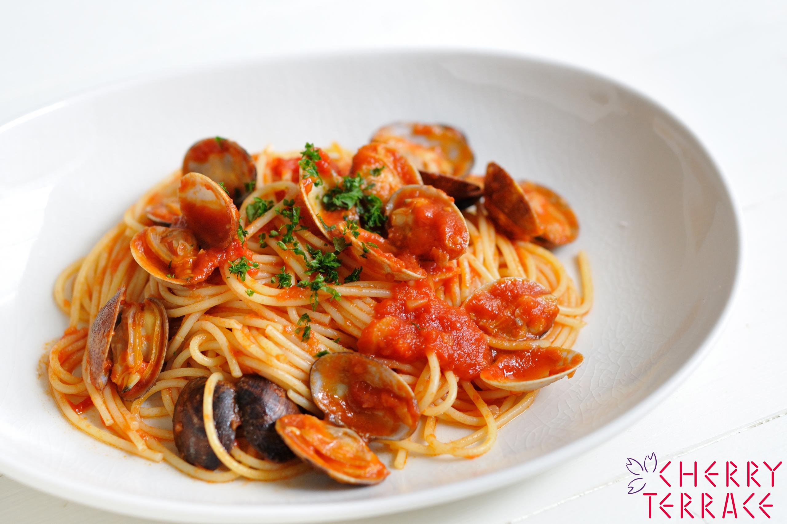 あさりのトマトソーススパゲッティ