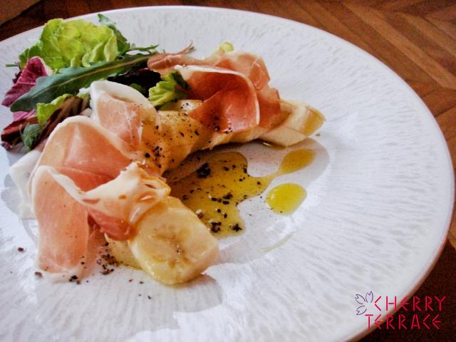 バナナと生ハムのサラダ ラウデミオソース E Gohan バナナと生ハムのサラダ ラウデミオソース E Gohan