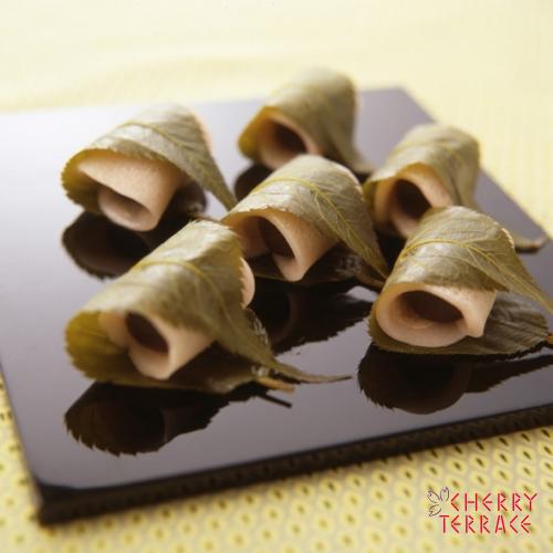 桜餅ページ Amazon | 和菓子 ミニ葛桜餅 20個 冷凍 さくら餅 | yayoi Good food