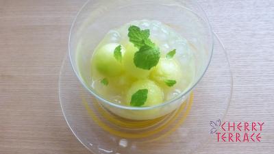 メロンとタピオカのカクテル ミント風味