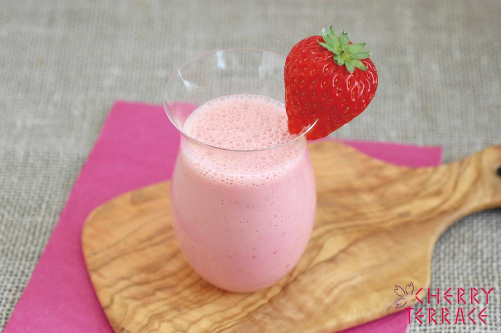 いちごヨーグルトスムージー