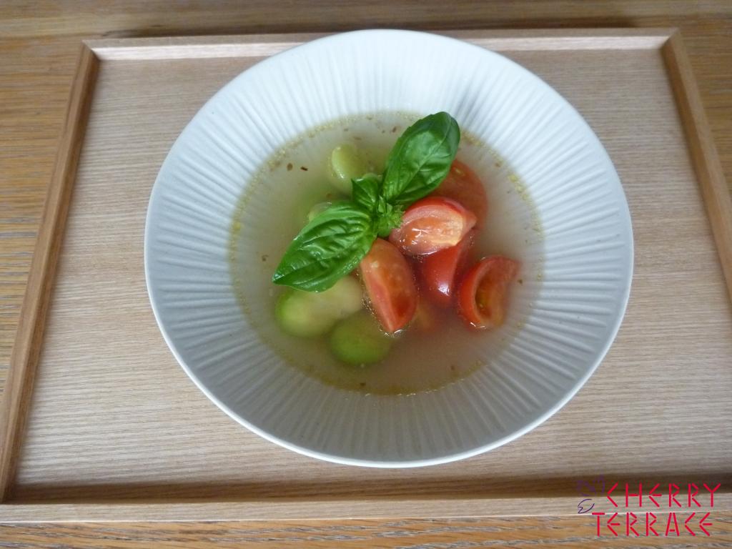 そら豆とトマトのスープ