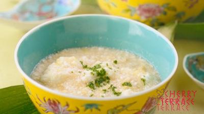 鶏挽き肉入りコーンスープ