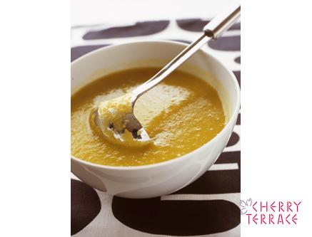 じゃがいも、にんじん、アスパラのスープ