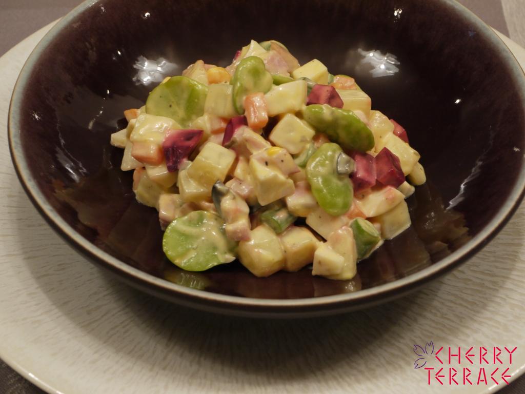 新じゃがいもといろいろ野菜のサラダ