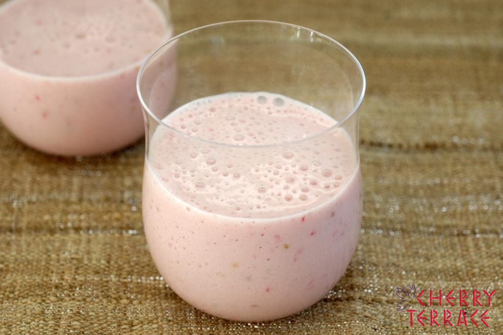 豆乳いちごミルク