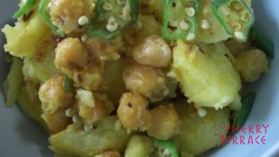 じゃがいもとオクラのサブジ(インド風炒め物)