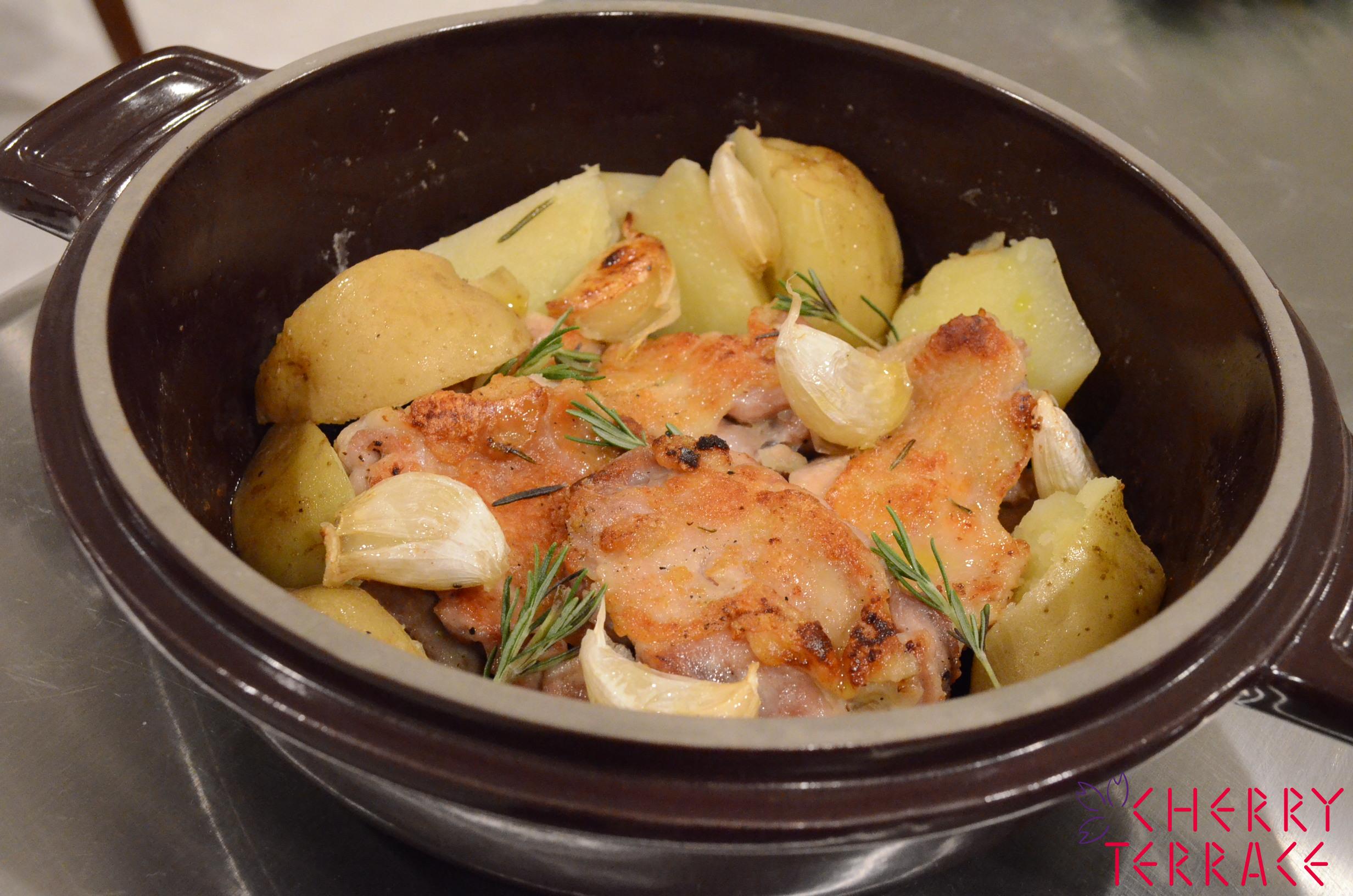 鶏とじゃがいもとにんにくのグリル