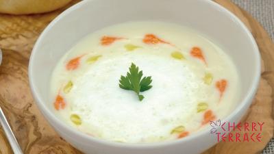 ブイヨンを使わない カリフラワーとじゃがいものポタージュ