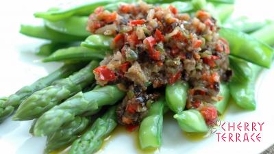 アスパラガスと砂糖ざやのサラダ 野菜ソース