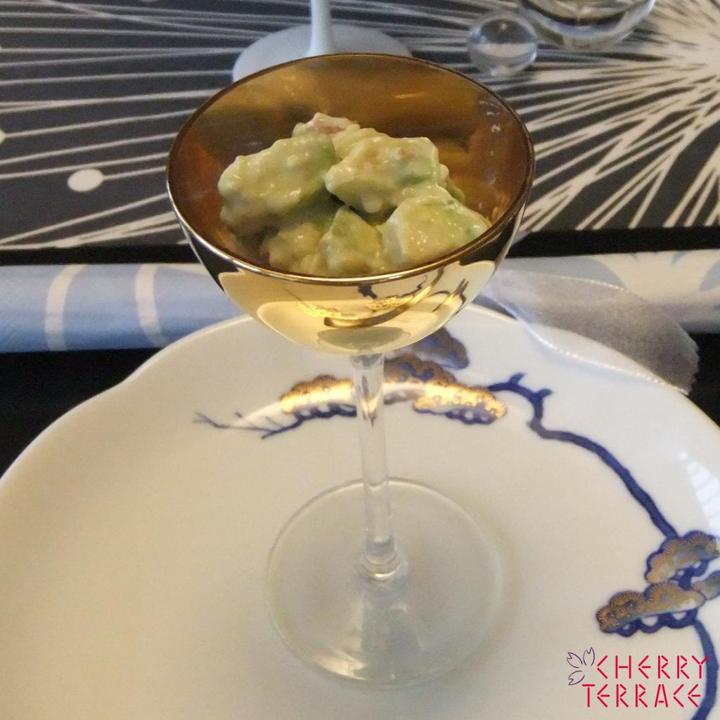 アボカドのヨーグルト和え　梅わさび風味