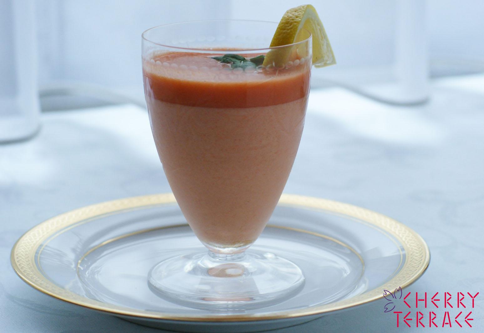 赤ピーマンのムース ワイングラス仕立て