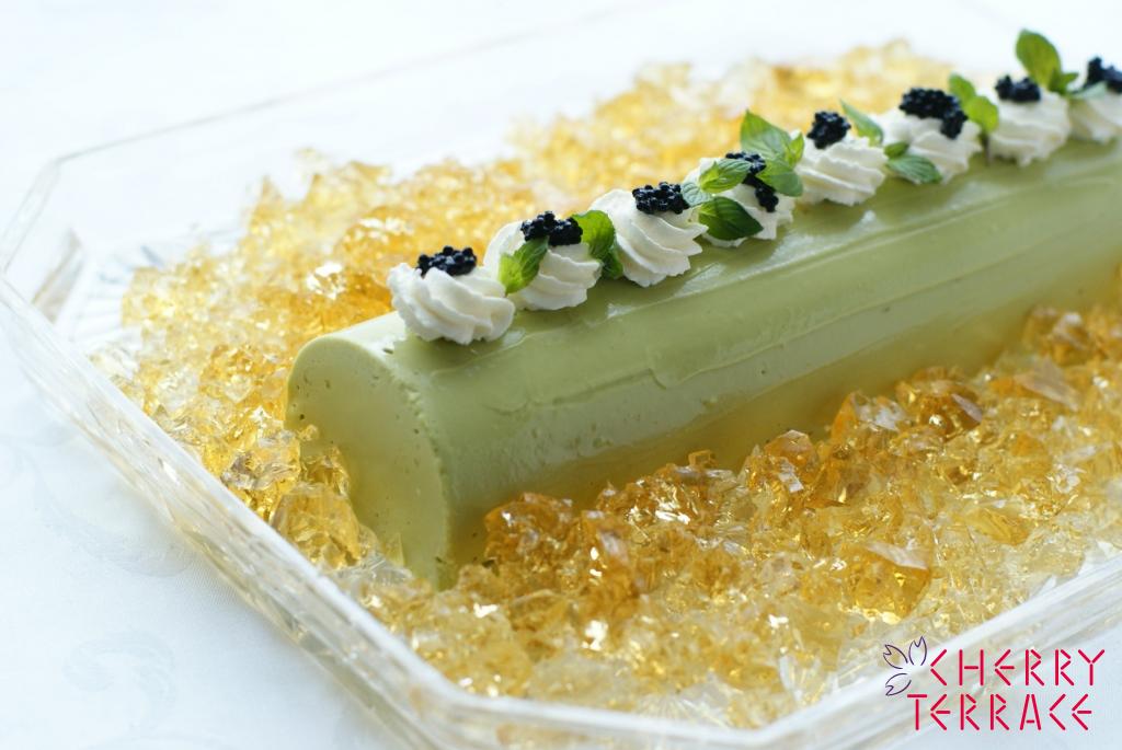 アボカドのムース　ケーキ風