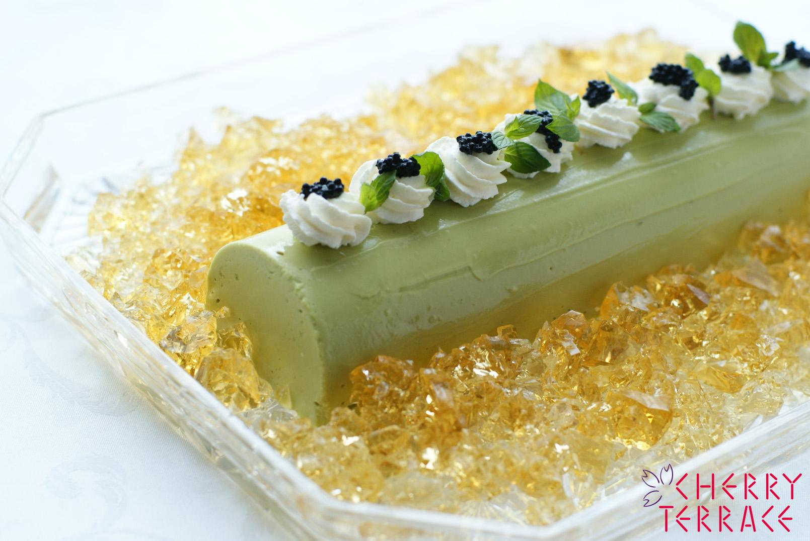 アボカドのムース　ケーキ風