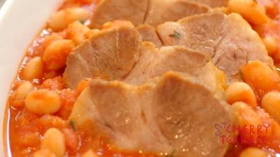 豚肉と白いんげん豆の煮込み