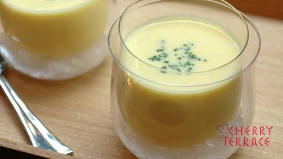 とうもろこしの冷製スープ