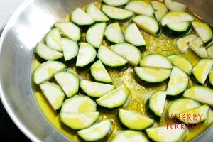 いかとズッキーニのラウデミオ炒め