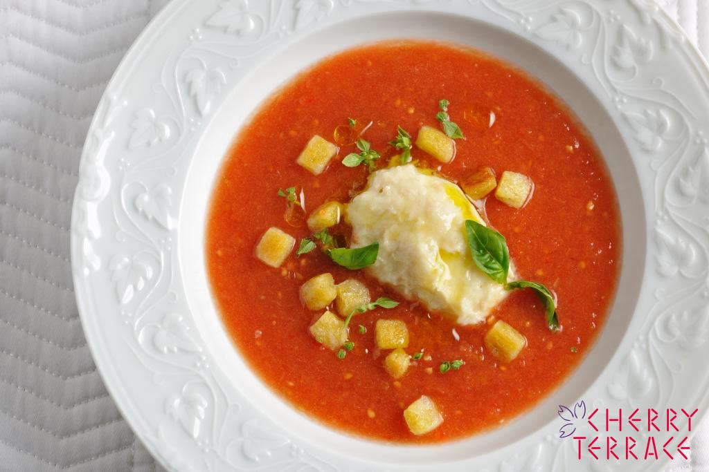完熟トマトで作るガスパチョ