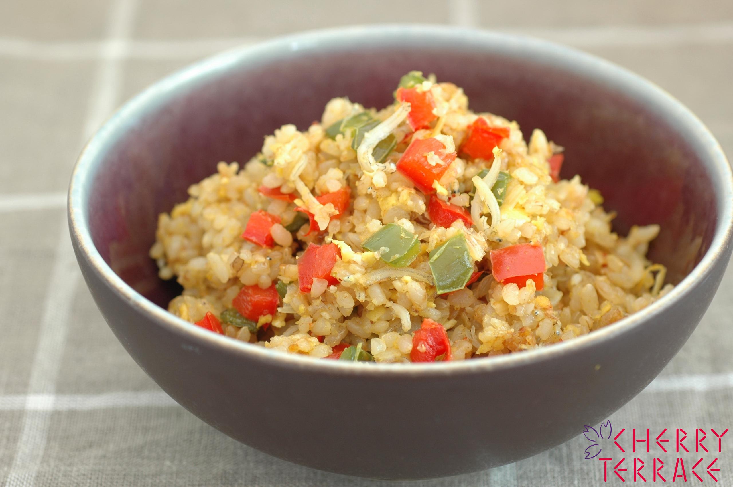 ピーマンたっぷり玄米炒飯