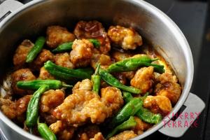 揚げ豚の梅肉ソース