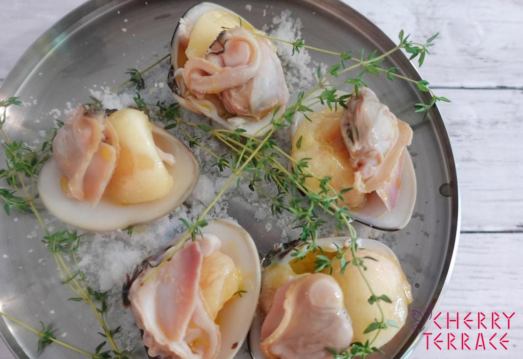 桃とタイムで楽しむはまぐり