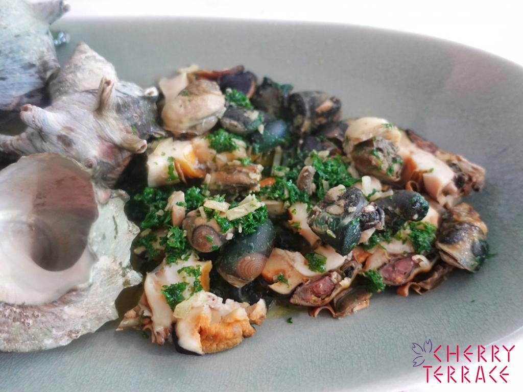 サザエとラウデミオのブルギニョン風