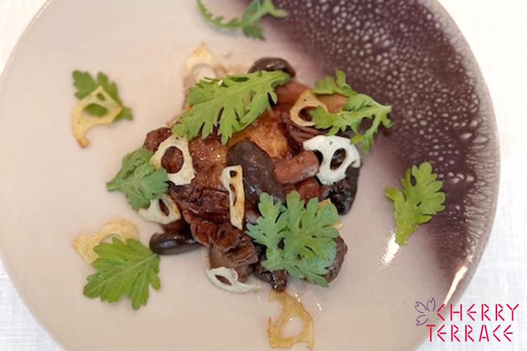 鶏ときのこのディヴィーノ煮