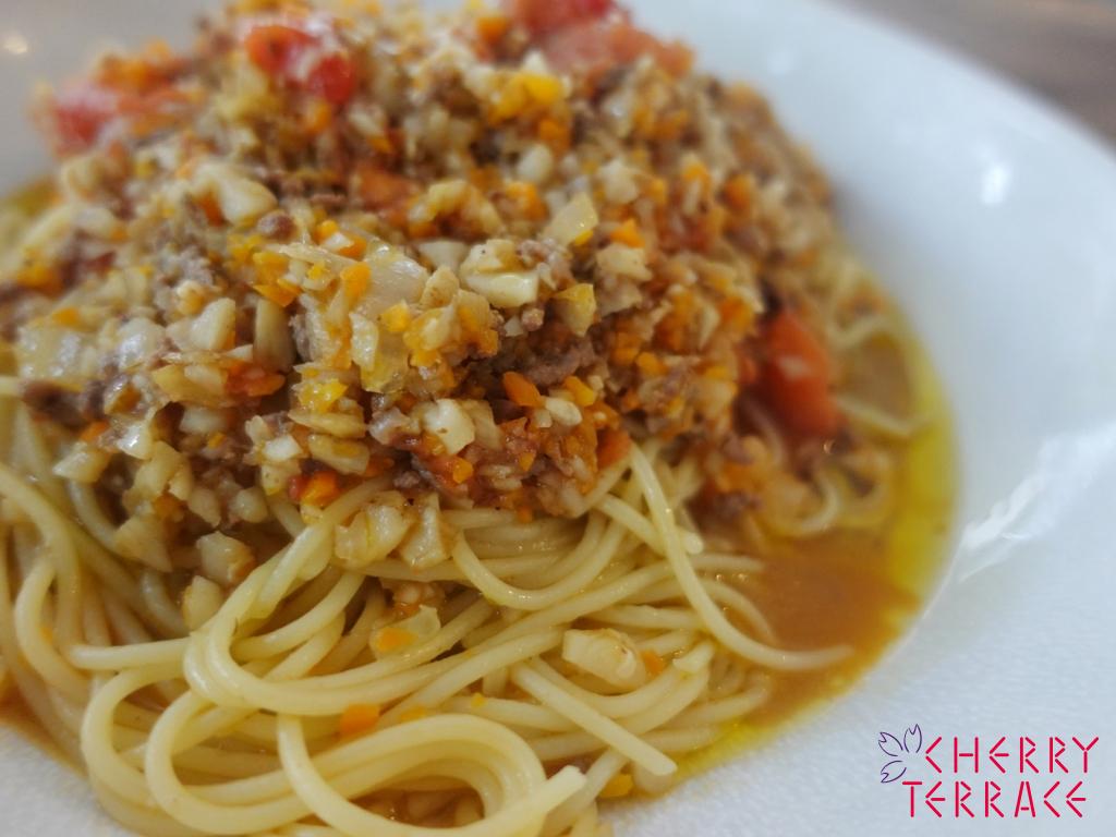 根菜ラグーソースのフェデリーニ