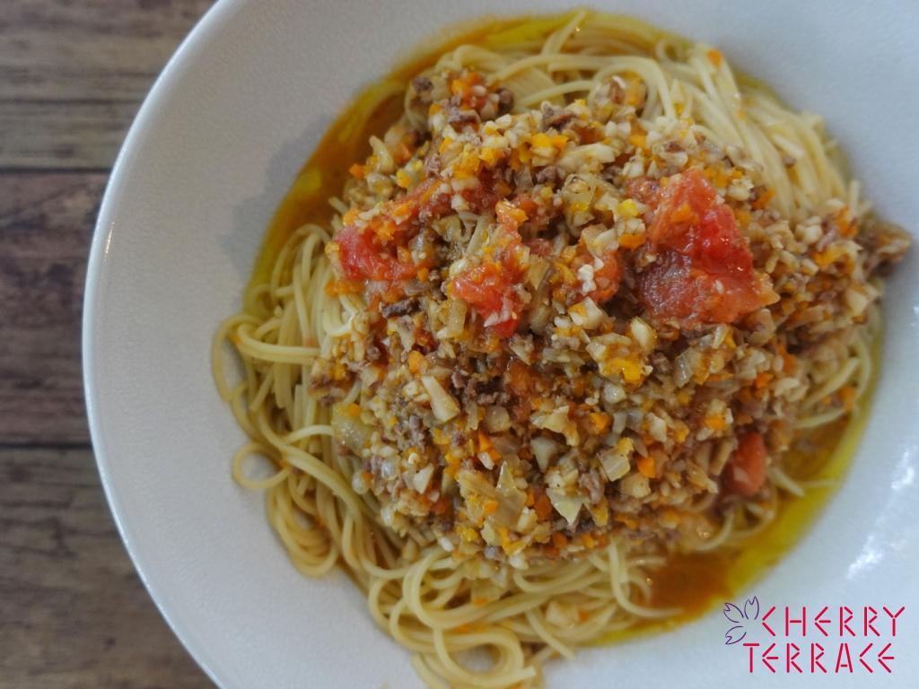 根菜ラグーソースのフェデリーニ