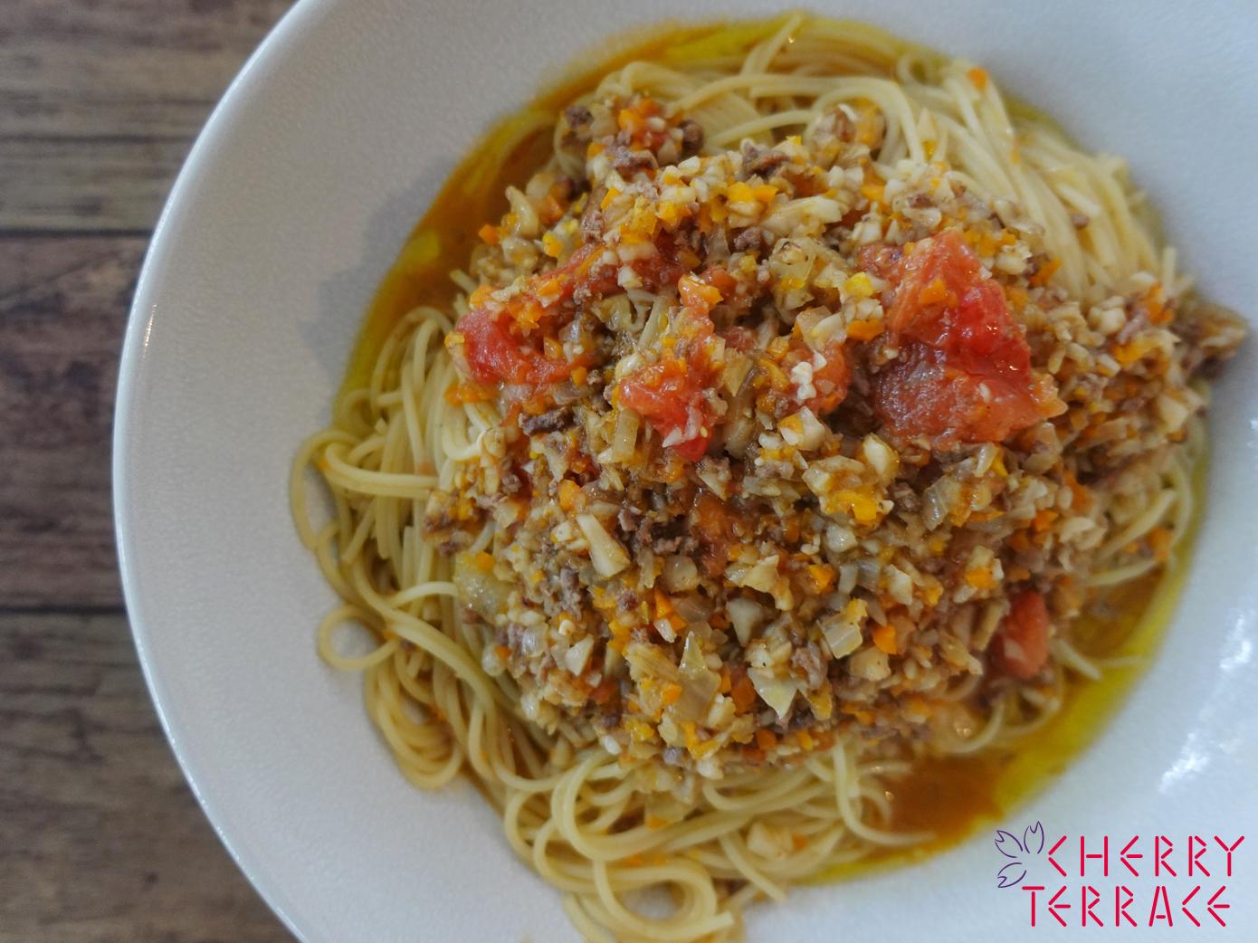 根菜ラグーソースのフェデリーニ