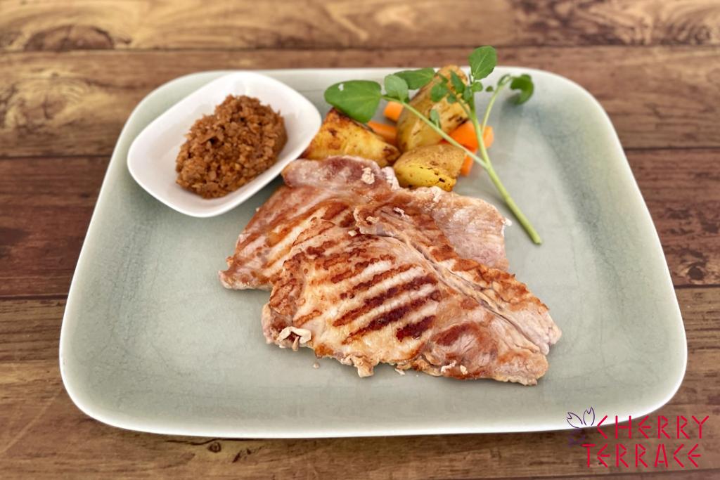 豚肉のソテー まいたけソース