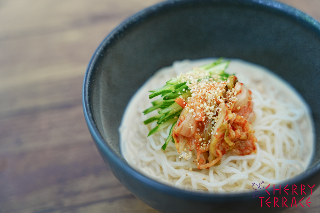 コングクス(冷豆麺)(콩국수)
