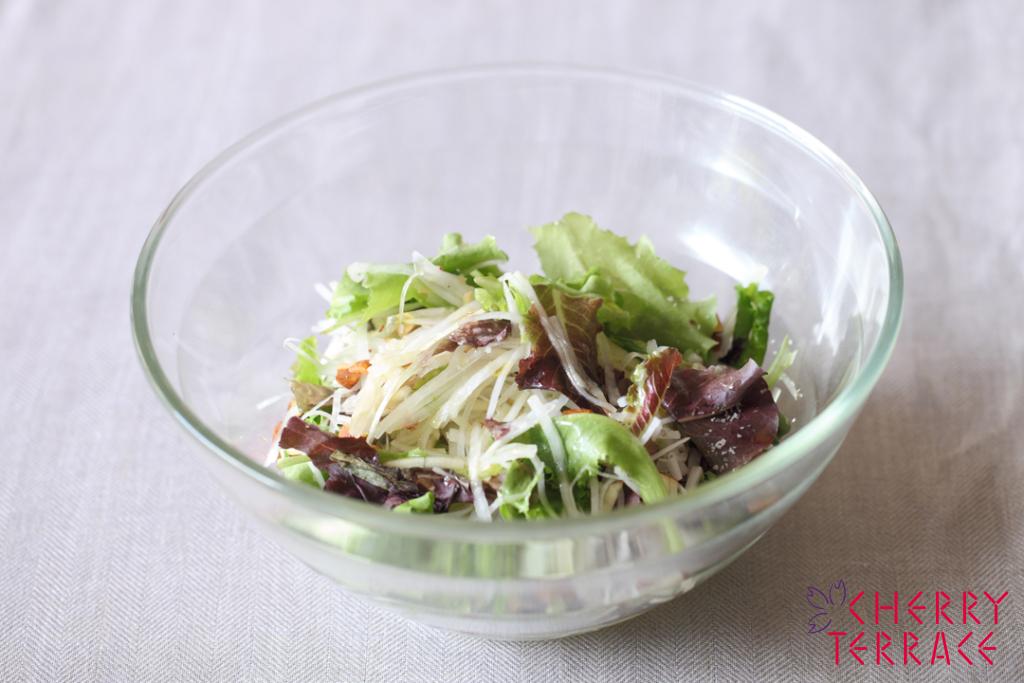 大根の細切りサラダ