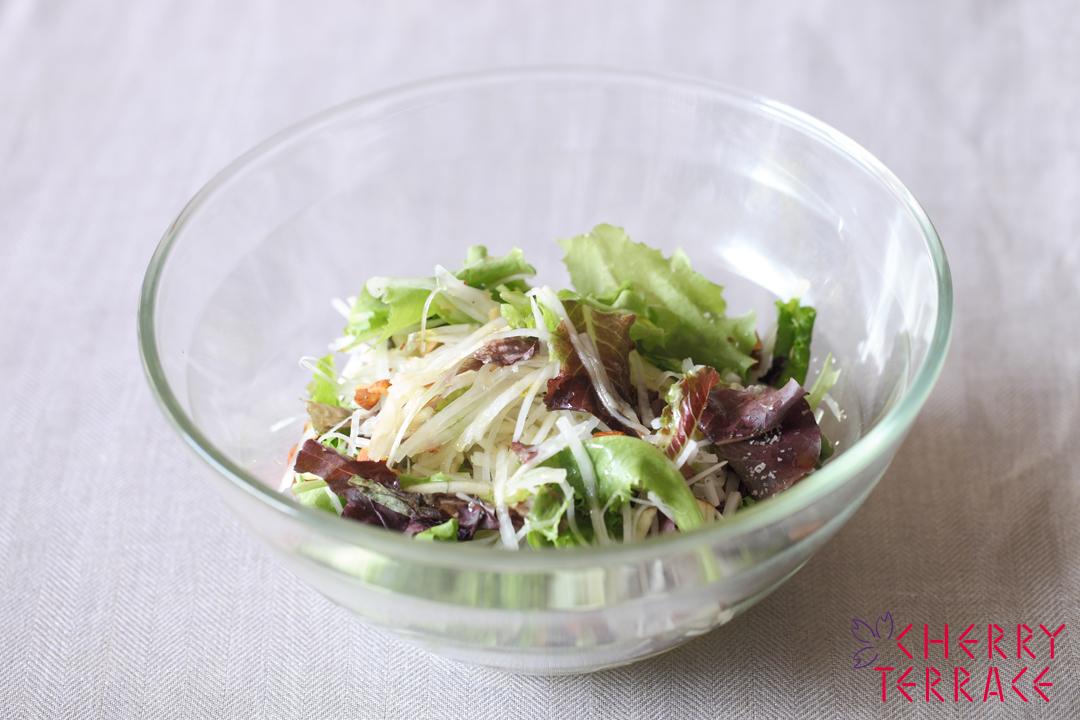 大根の細切りサラダ