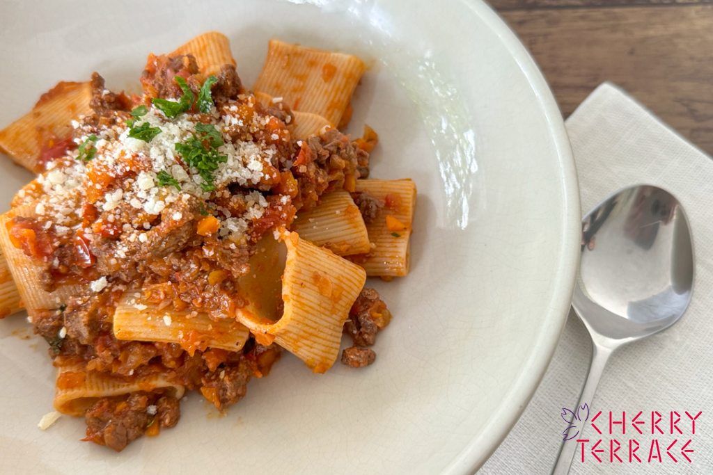 ゴロゴロ挽肉のラグー メッツェマニケ