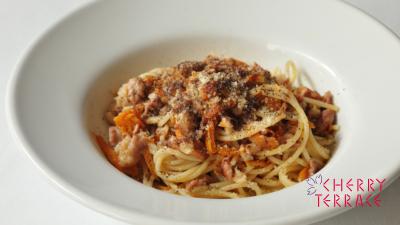 豚肉とにんじんjのラグー　スパゲッティ