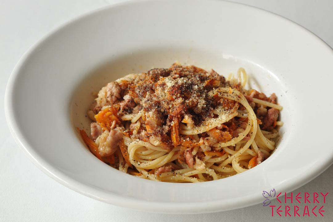 豚肉とにんじんjのラグー　スパゲッティ
