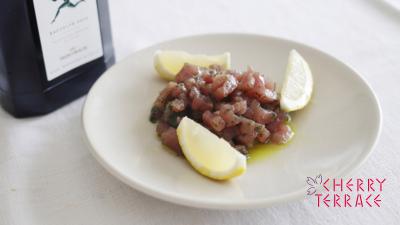 まぐろのタルタル　青じそオイル