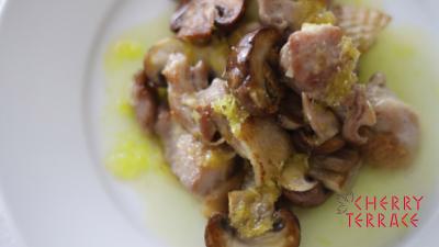 鶏肉とマッシュルームのソテー　レモンオイル