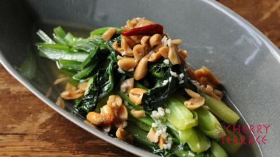 小松菜とピーナッツのエチュベ